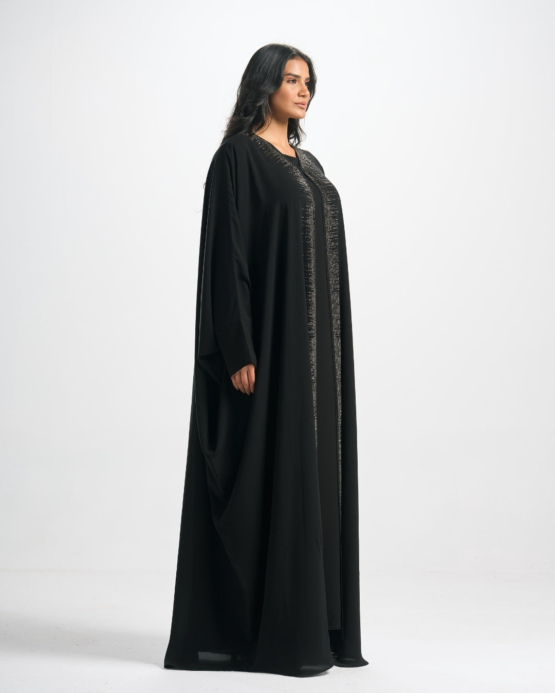 طقم عباية سهرة مرصعة بالفصوص الفاخرة - QG075