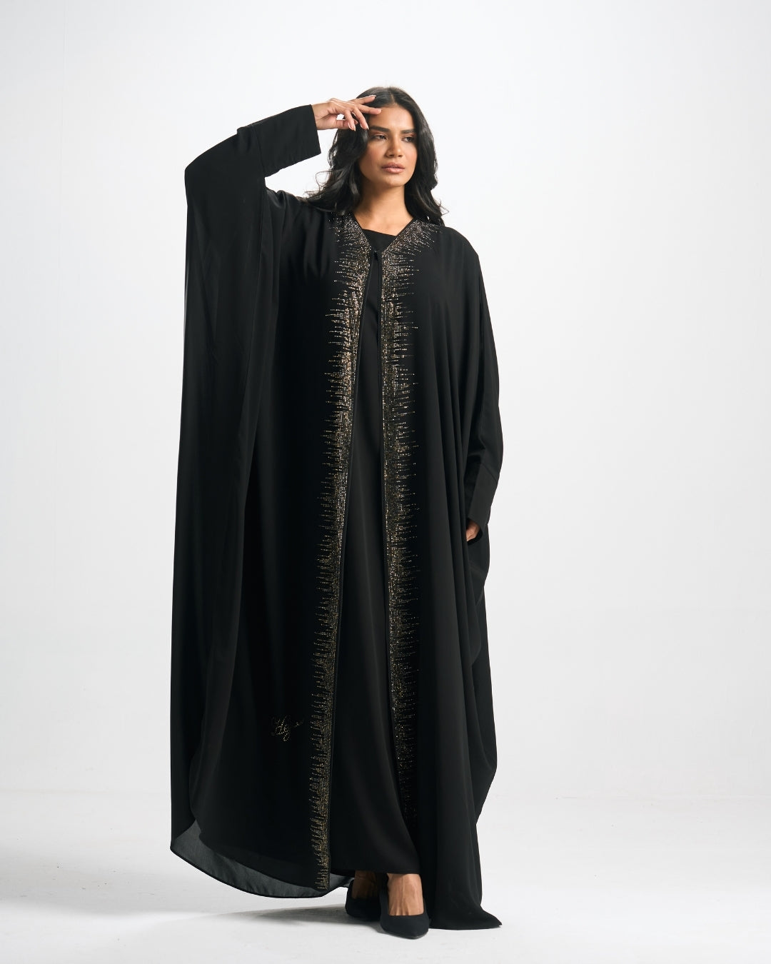 طقم عباية سهرة مرصعة بالفصوص الفاخرة - QG075