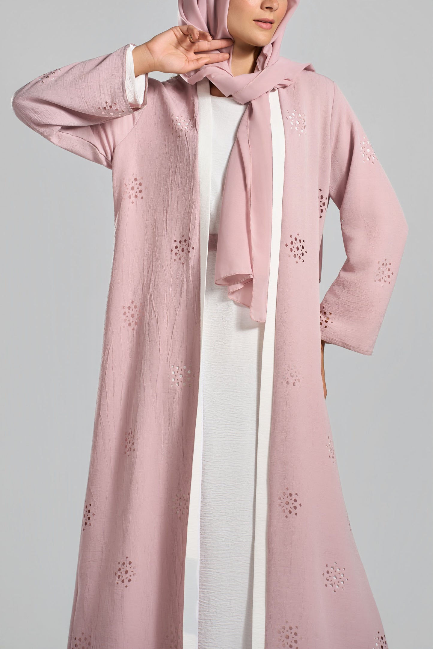 طقم عباية تطريز - C0611