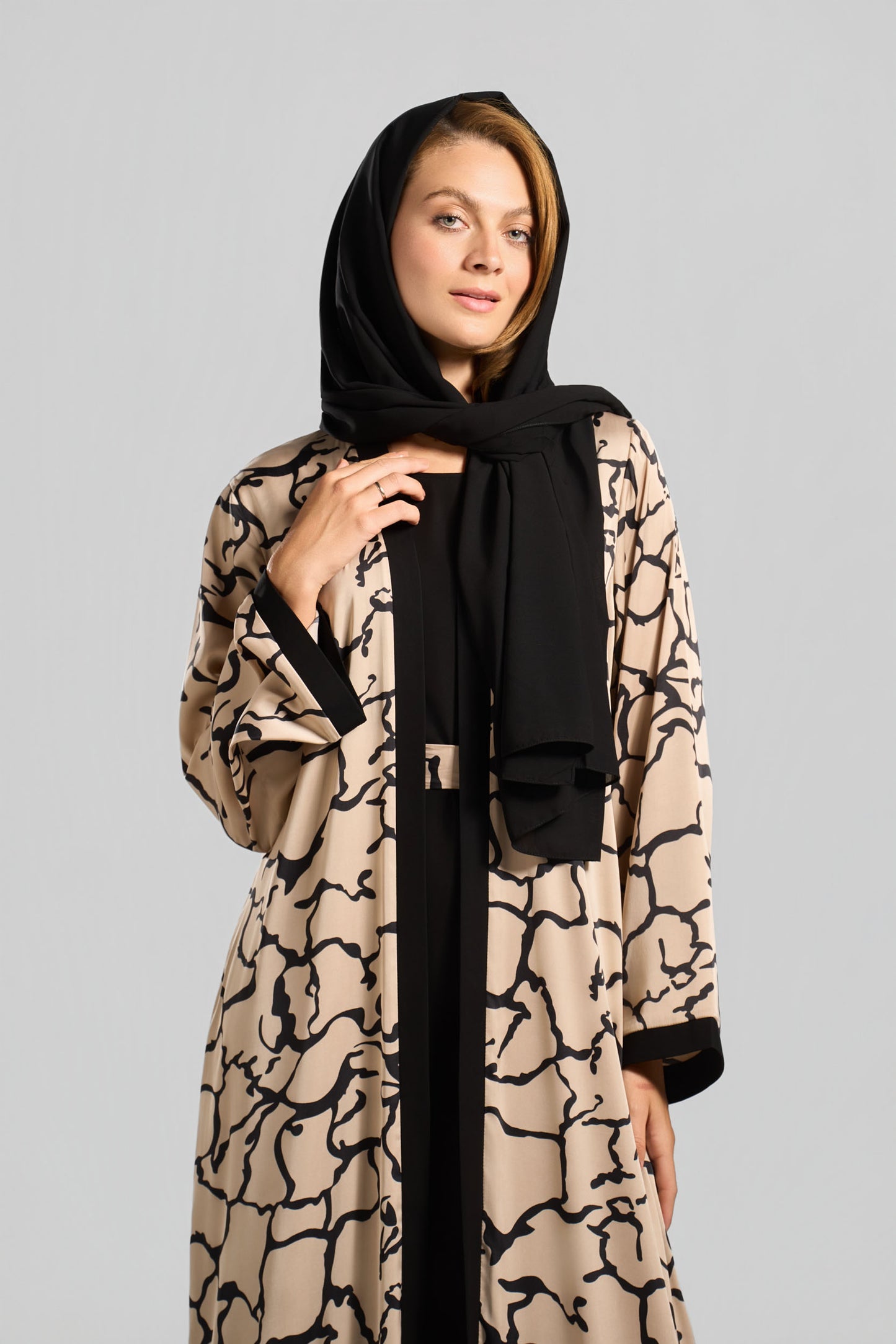 طقم عباية تطريز - C0611